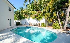 Canal 315 - Right In Siesta Key Village!